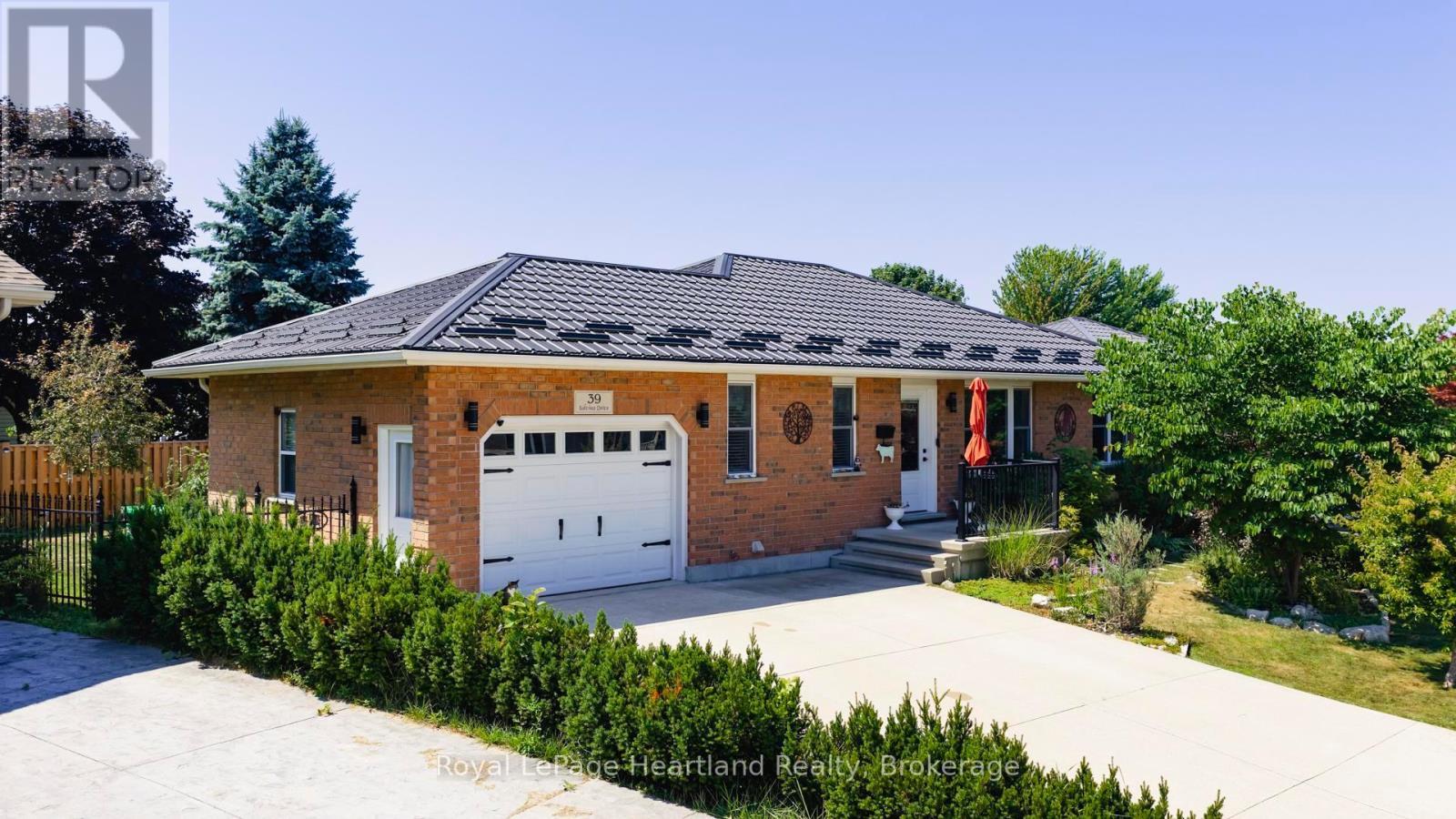 39 Balvina Drive W, Goderich (Goderich (Town)), ON - Outdoor