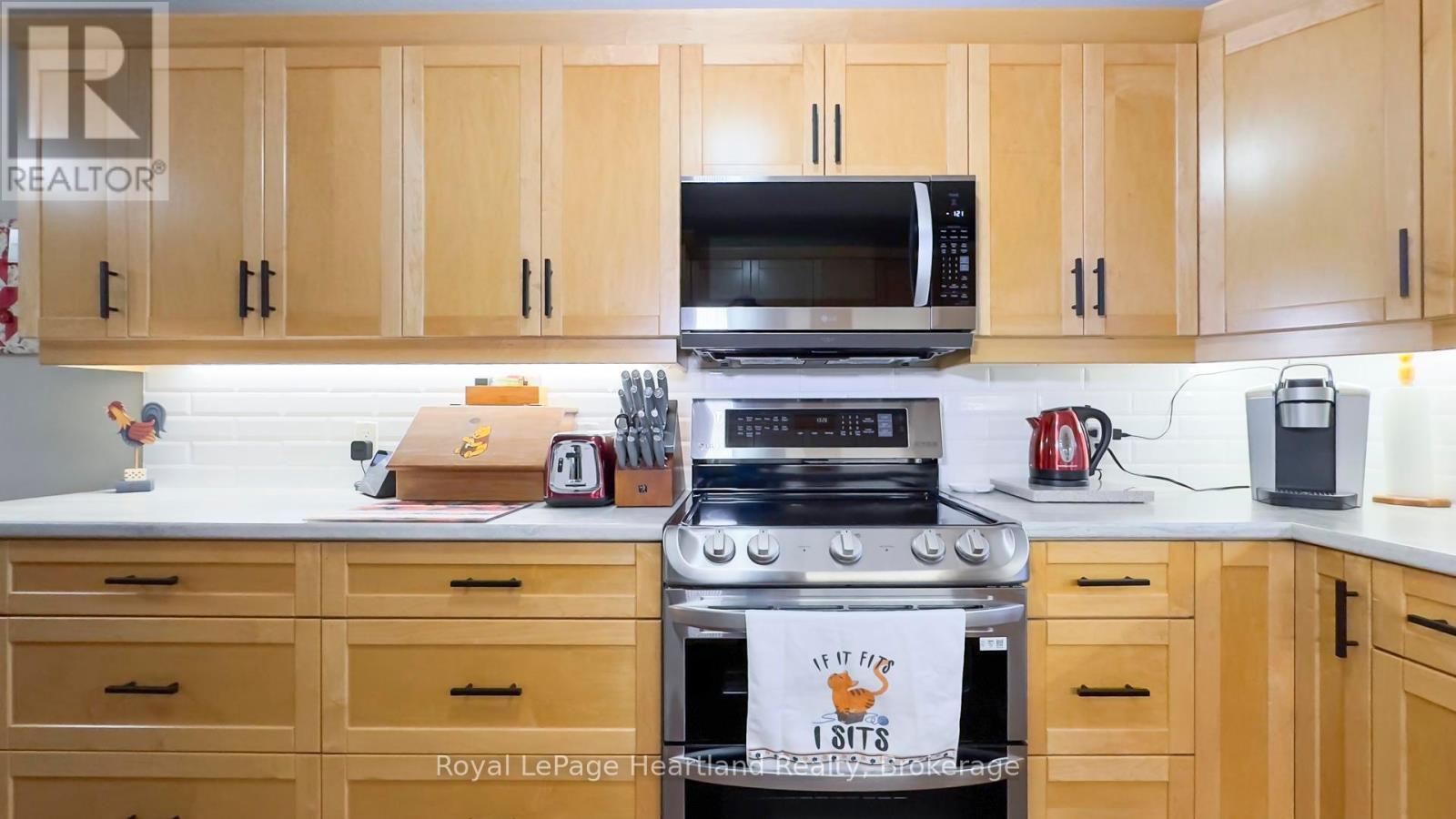 39 Balvina Drive W, Goderich (Goderich (Town)), ON - Indoor Photo Showing Kitchen