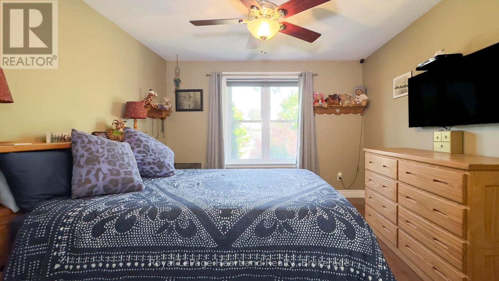 39 Balvina Drive W, Goderich (Goderich (Town)), ON - Indoor Photo Showing Bedroom
