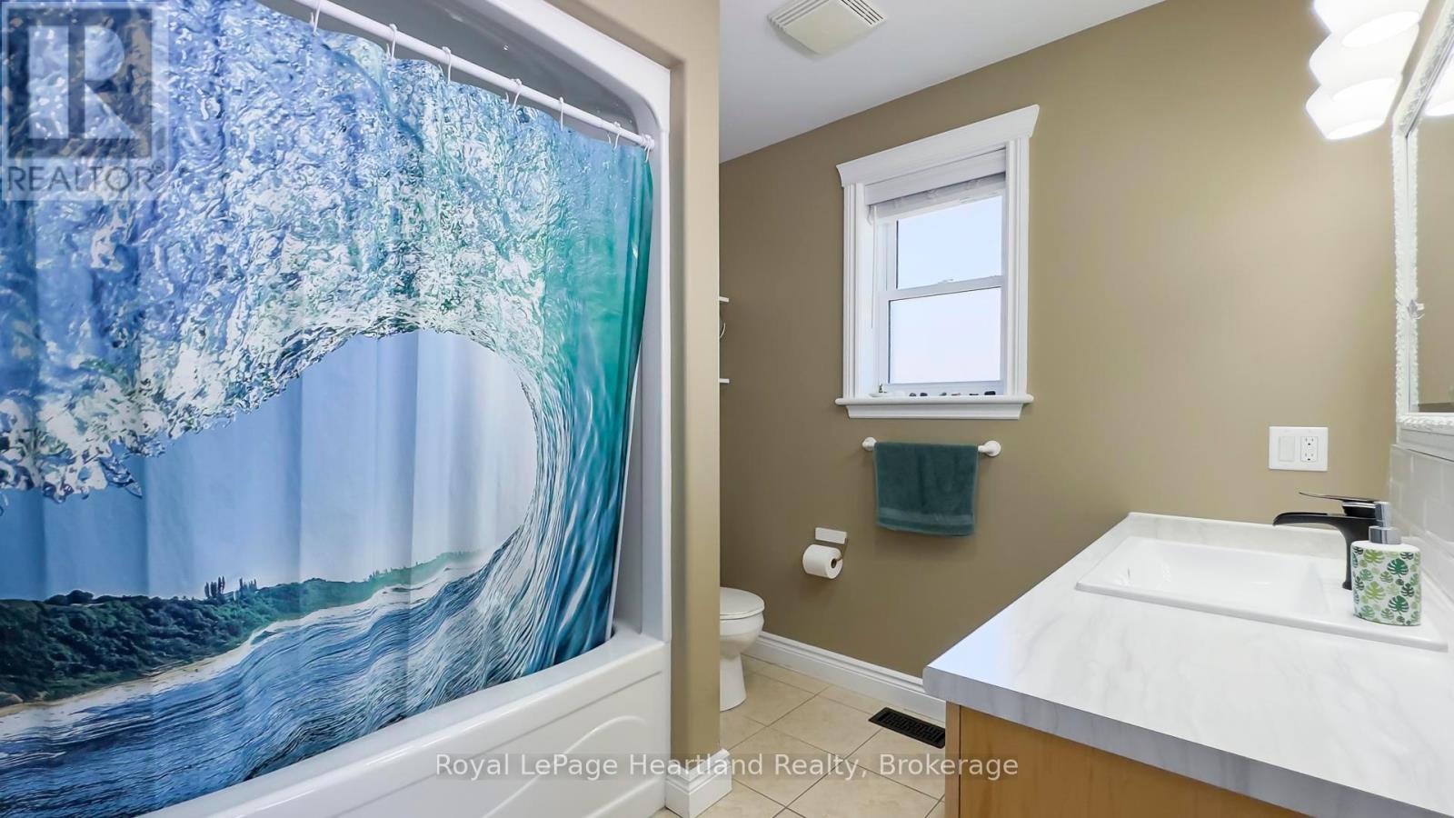 39 Balvina Drive W, Goderich (Goderich (Town)), ON - Indoor Photo Showing Bathroom