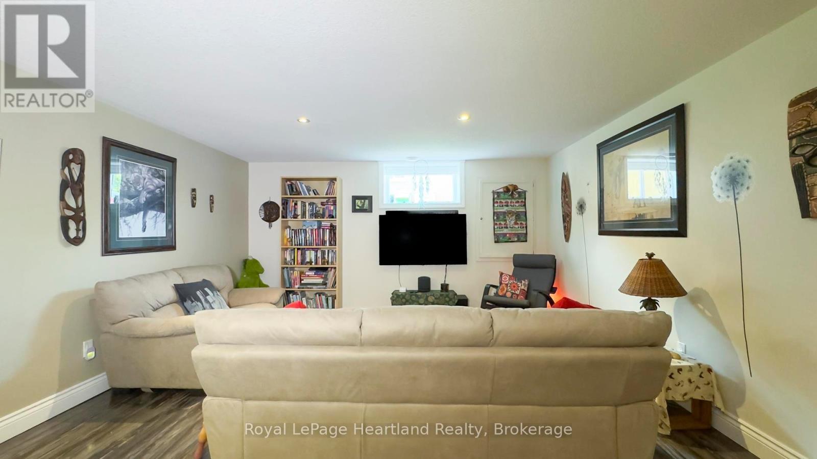 39 Balvina Drive W, Goderich (Goderich (Town)), ON - Indoor Photo Showing Living Room