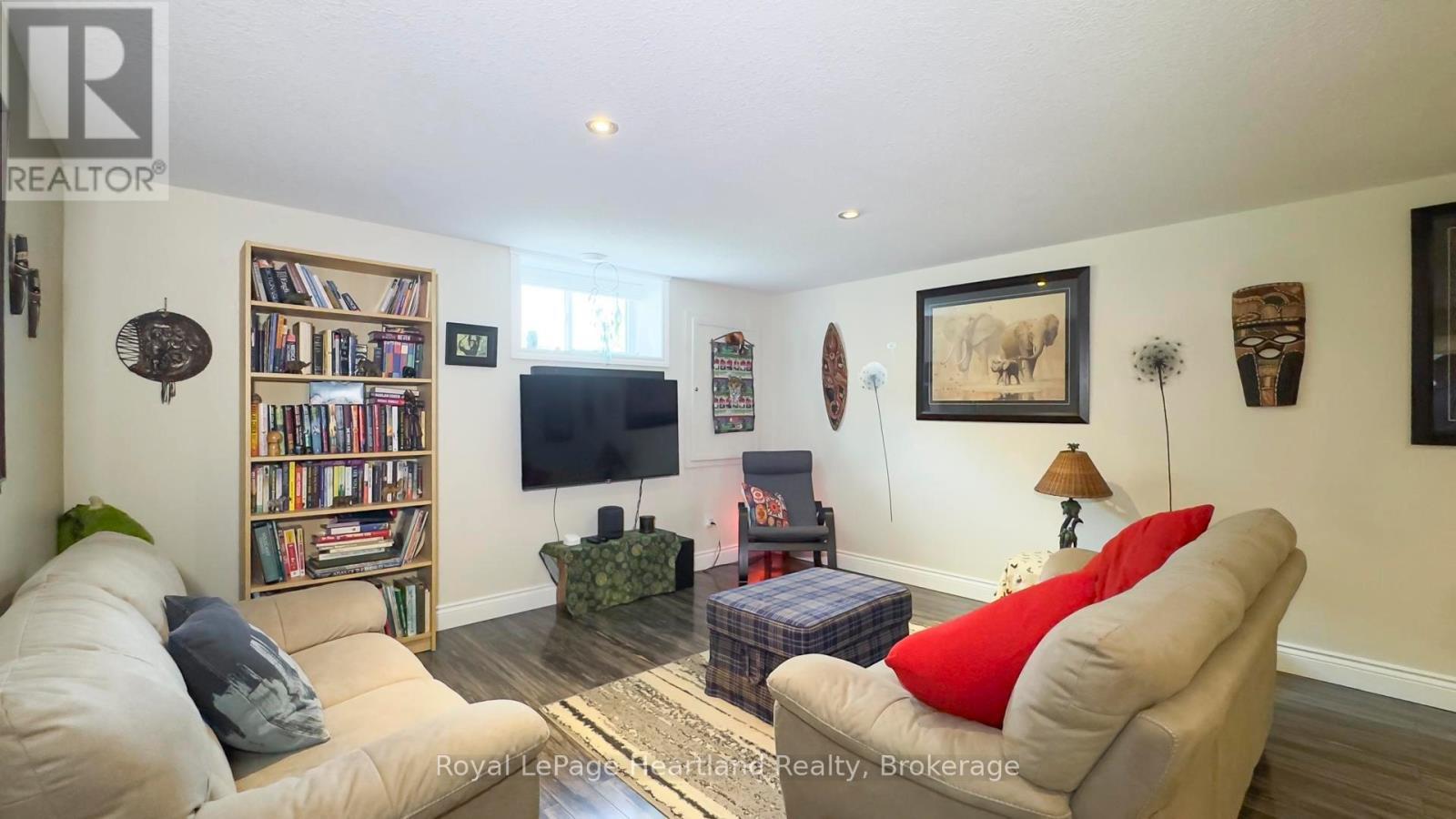 39 Balvina Drive W, Goderich (Goderich (Town)), ON - Indoor Photo Showing Living Room