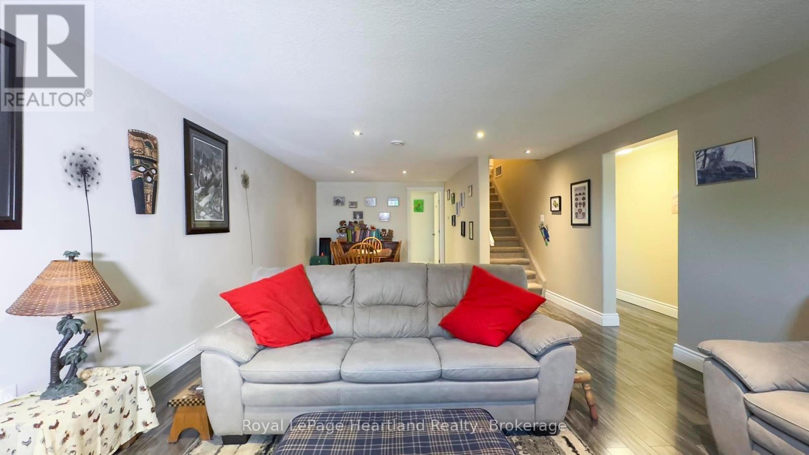 39 Balvina Drive W, Goderich (Goderich (Town)), ON - Indoor Photo Showing Living Room