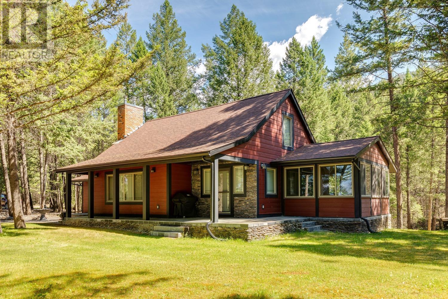 Main house - 8566 Eacrett Road, Dry Gulch, BC - Outdoor