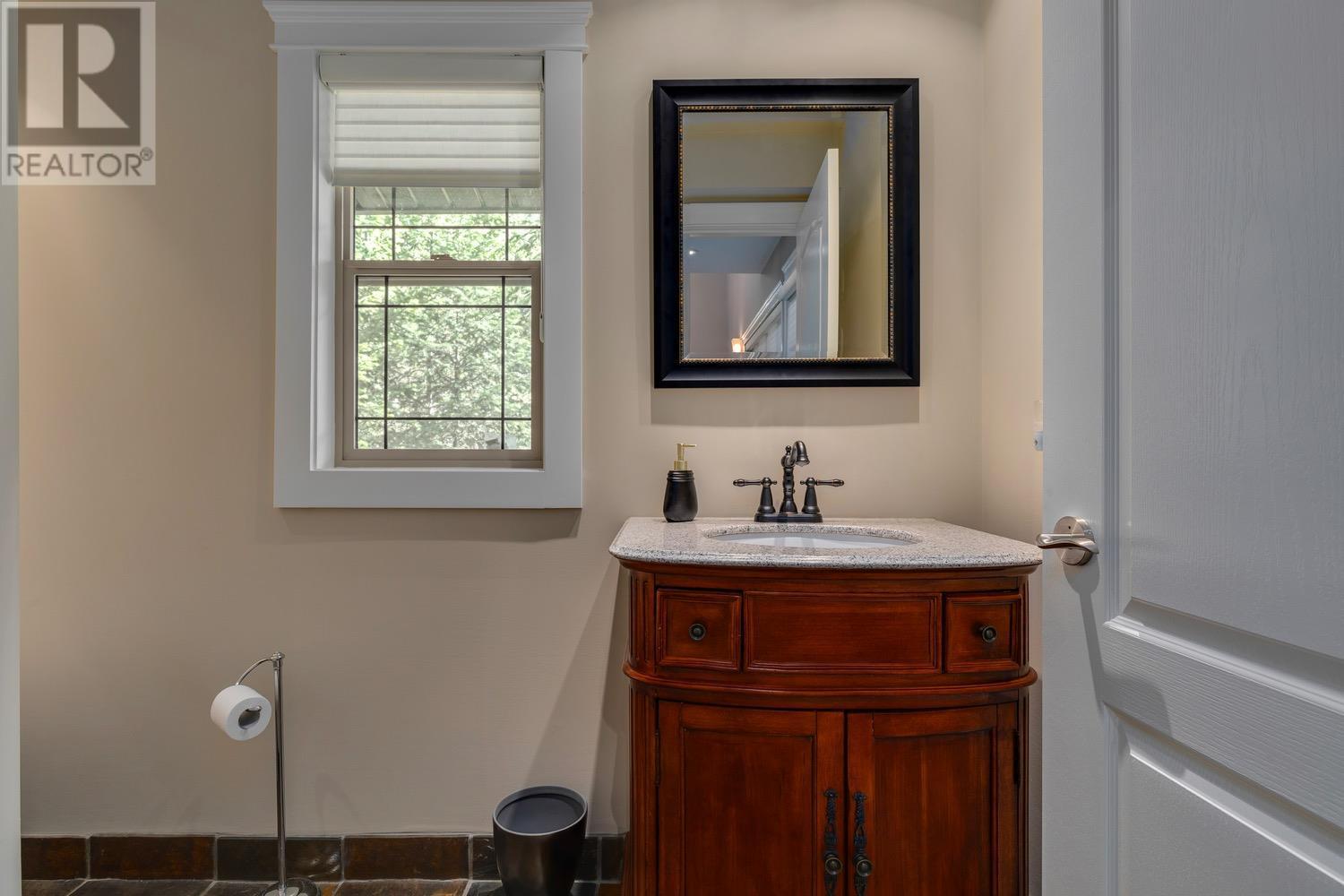 Main house - 8566 Eacrett Road, Dry Gulch, BC - Indoor