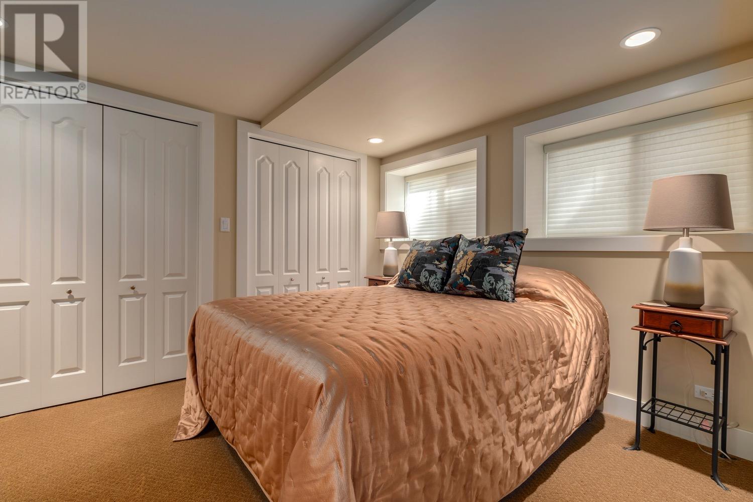 Main house - 8566 Eacrett Road, Dry Gulch, BC - Indoor Photo Showing Bedroom