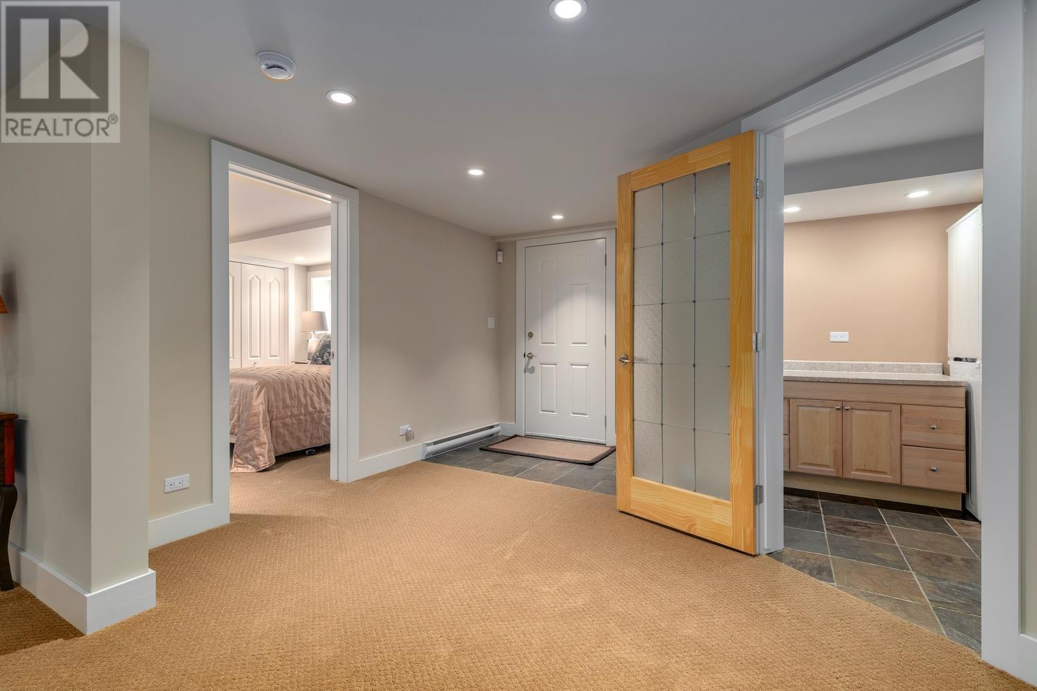 Main house - 8566 Eacrett Road, Dry Gulch, BC - Indoor Photo Showing Other Room