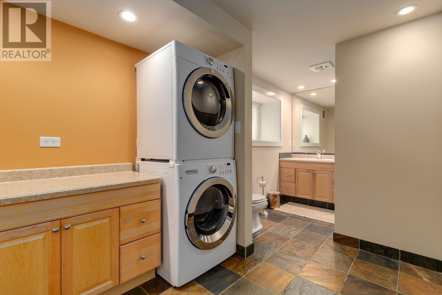 Main house - 8566 Eacrett Road, Dry Gulch, BC - Indoor Photo Showing Laundry Room