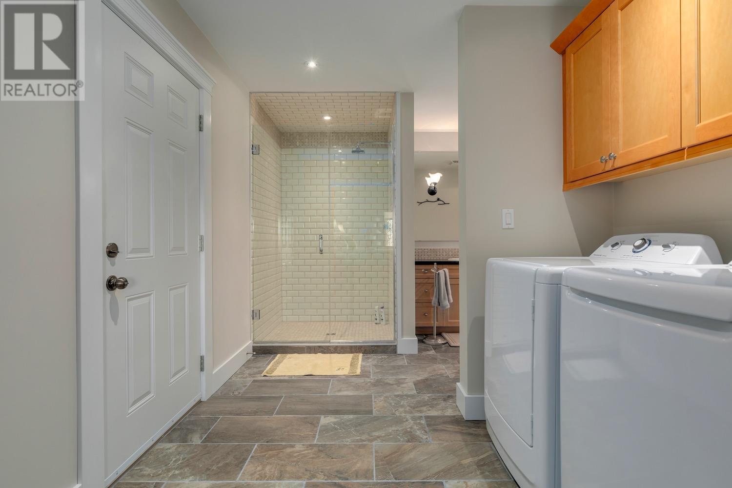 Guest house - 8566 Eacrett Road, Dry Gulch, BC - Indoor Photo Showing Laundry Room