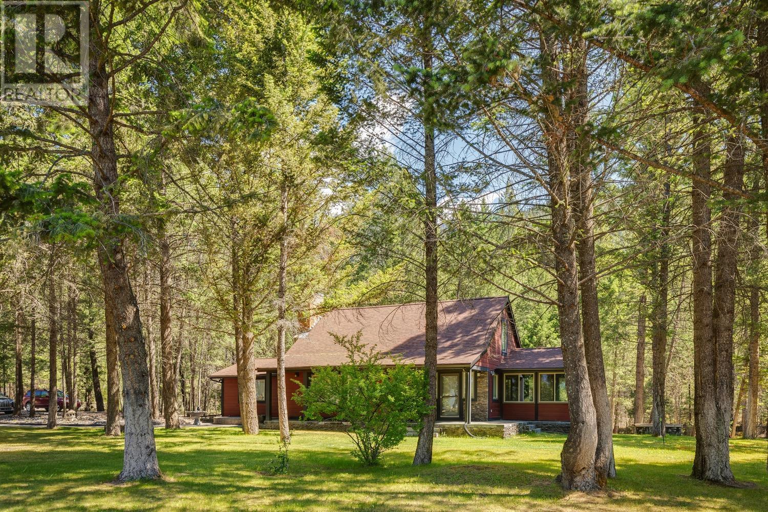 8566 Eacrett Road, Dry Gulch, BC - Outdoor