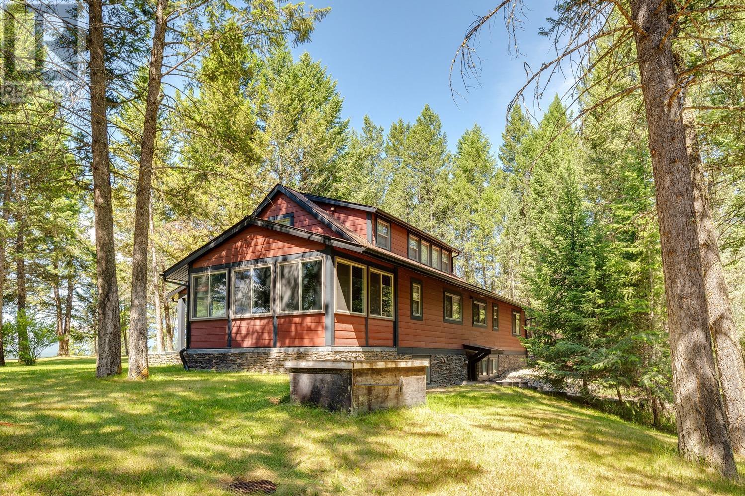 Main house - 8566 Eacrett Road, Dry Gulch, BC - Outdoor