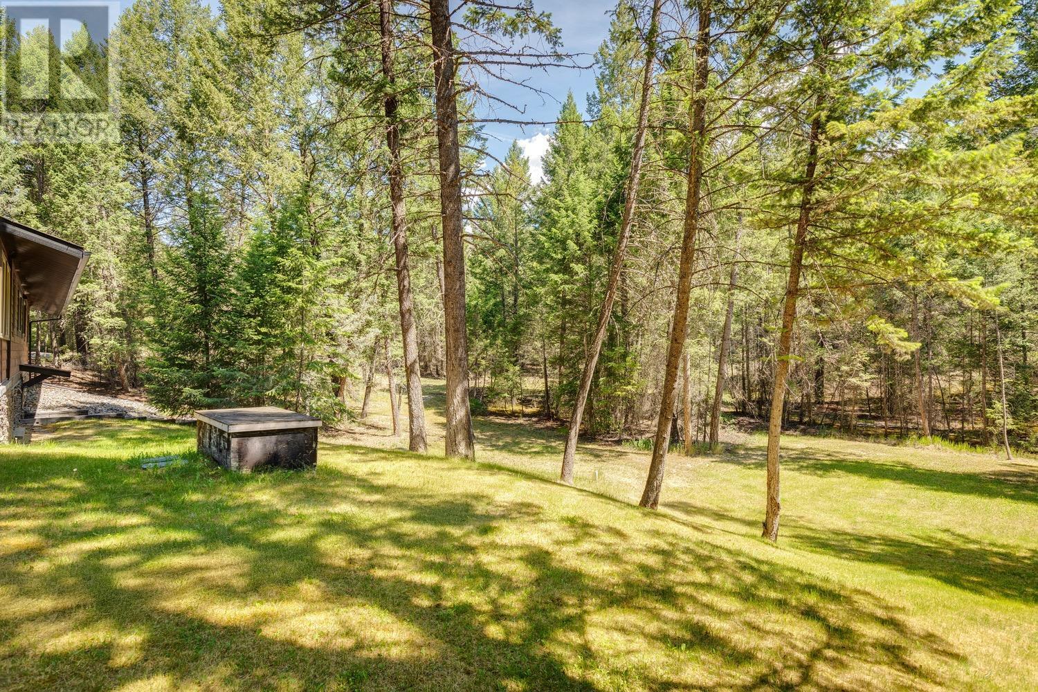 8566 Eacrett Road, Dry Gulch, BC - Outdoor