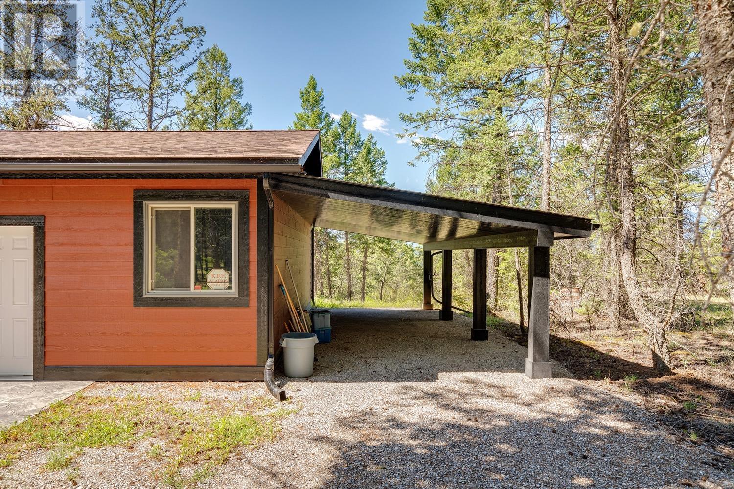 Guest house - 8566 Eacrett Road, Dry Gulch, BC - Outdoor With Exterior