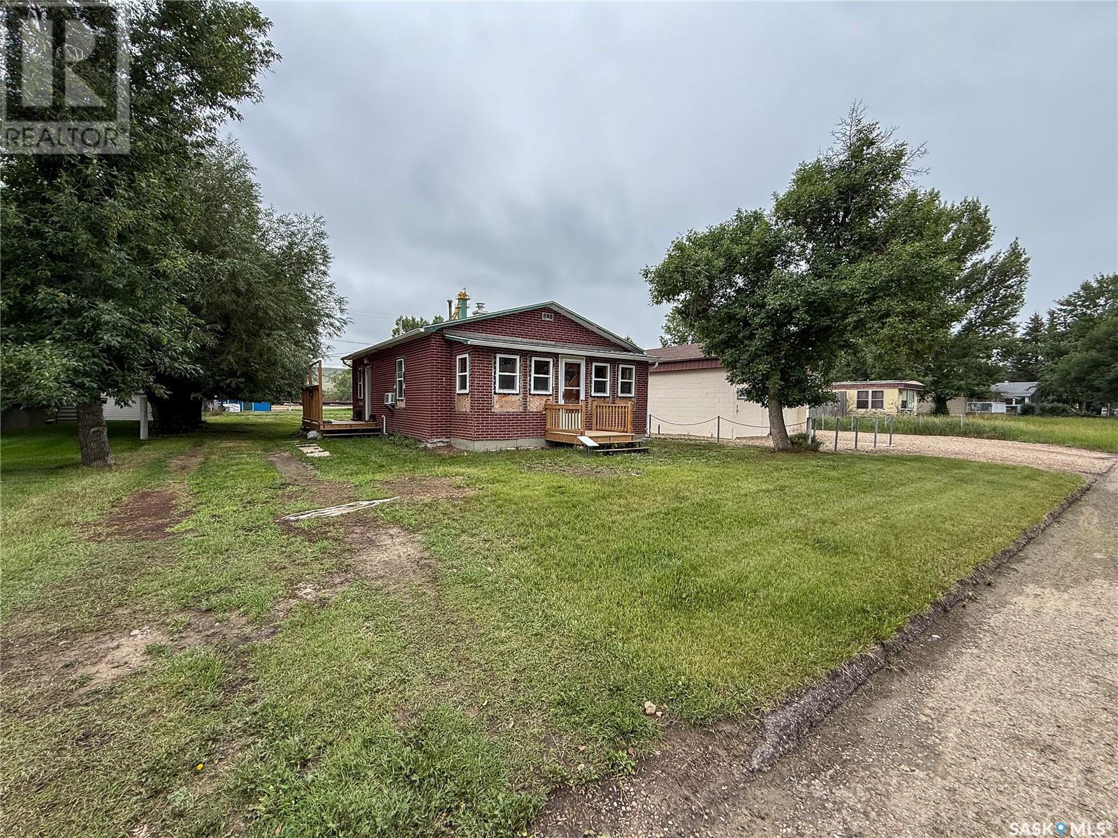 224 Front Street, Eastend, SK - Outdoor