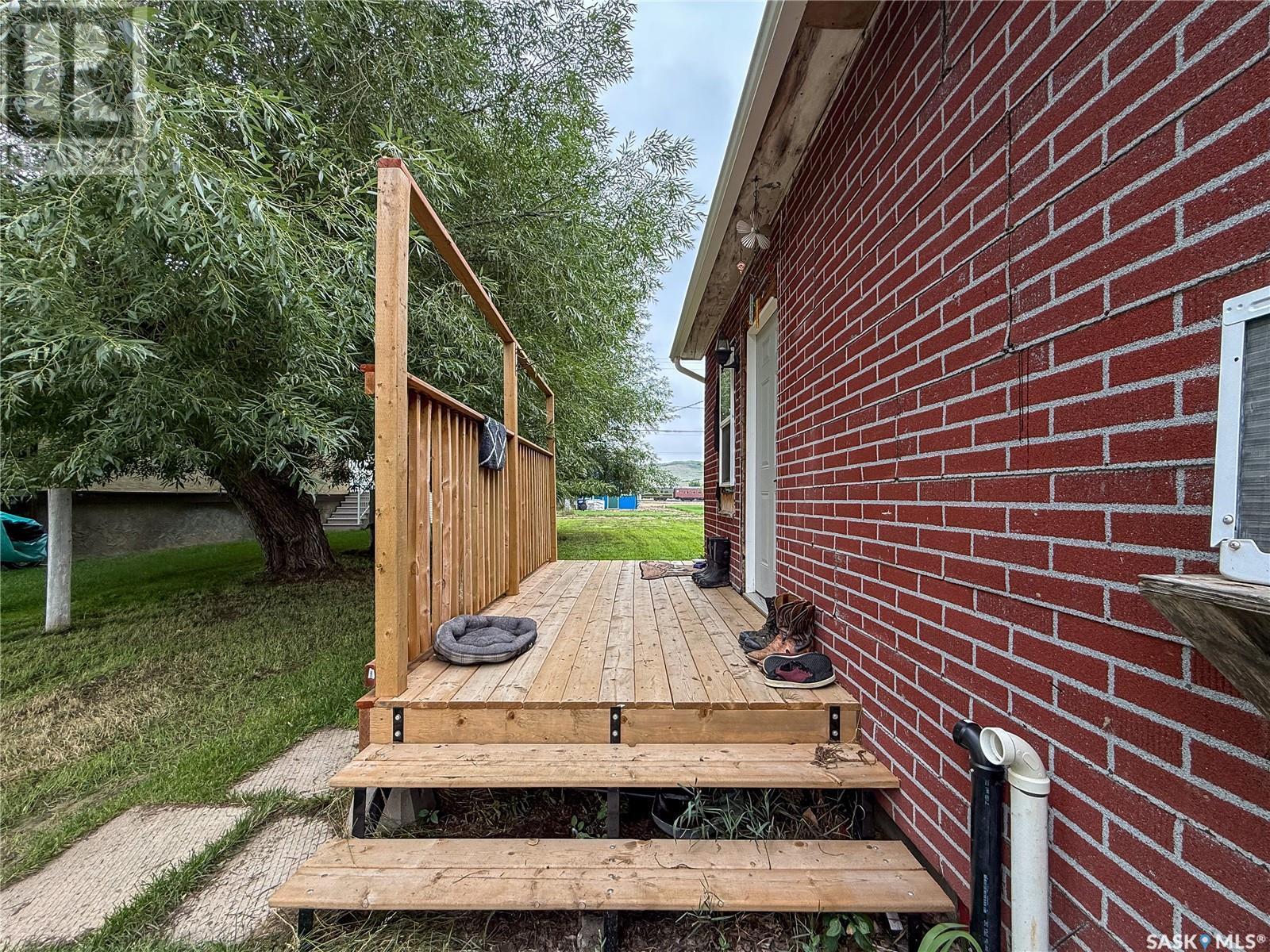224 Front Street, Eastend, SK - Outdoor With Exterior