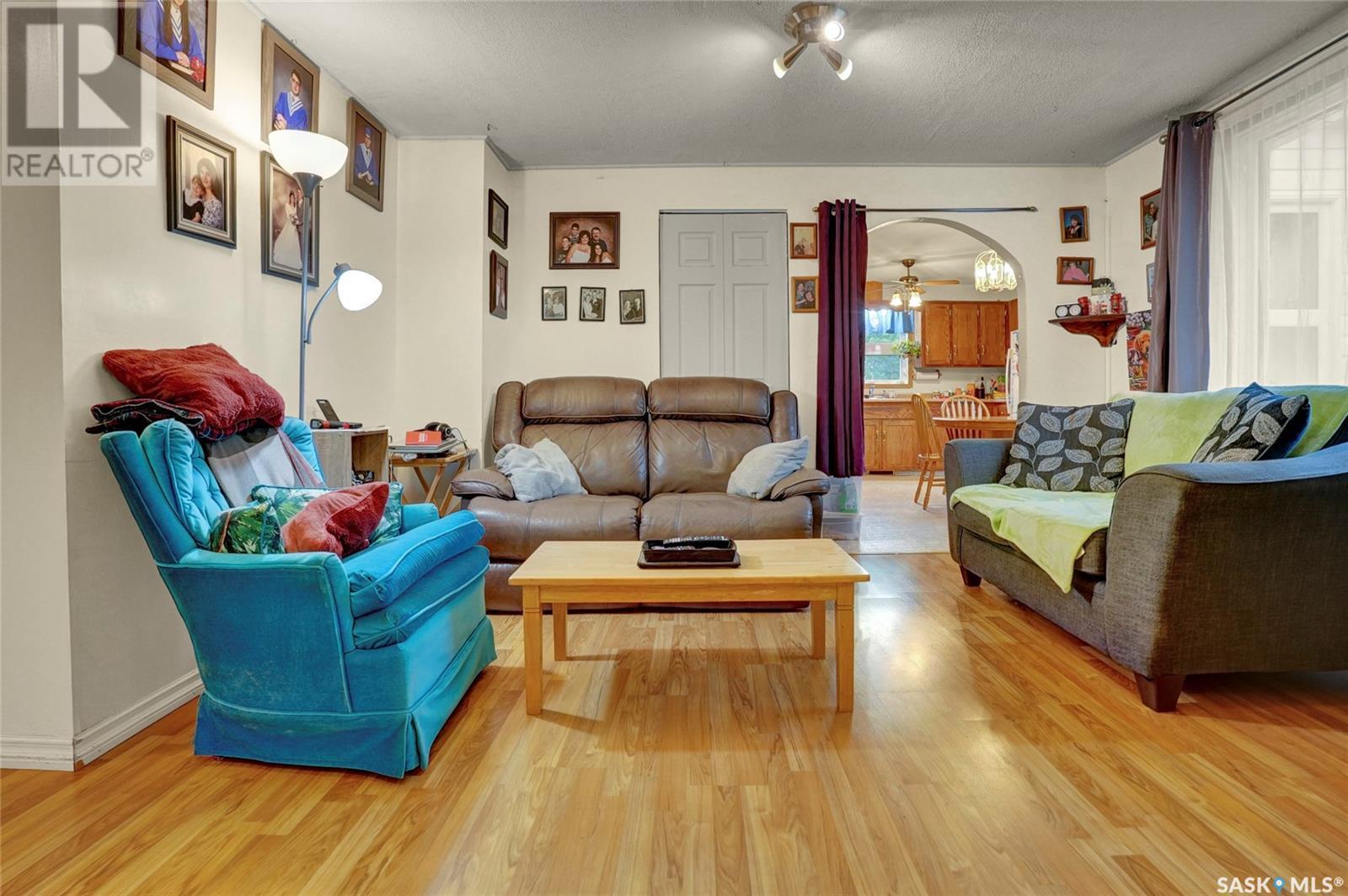 41 Main Street, Tuxford, SK - Indoor Photo Showing Living Room