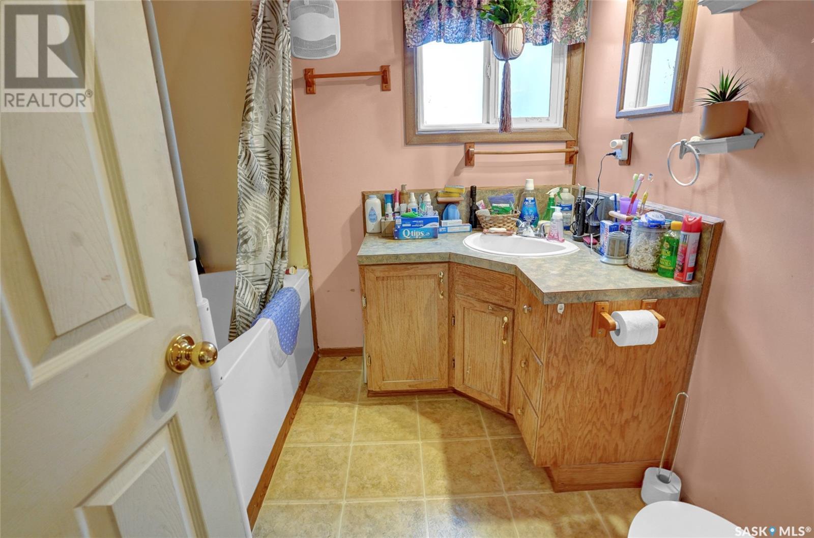 41 Main Street, Tuxford, SK - Indoor Photo Showing Bathroom