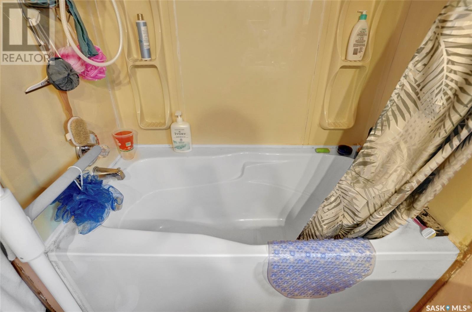 41 Main Street, Tuxford, SK - Indoor Photo Showing Bathroom