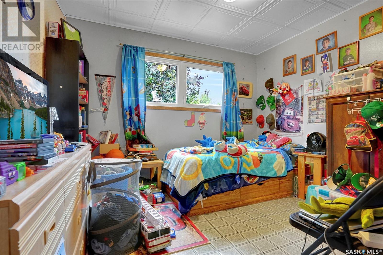 41 Main Street, Tuxford, SK - Indoor