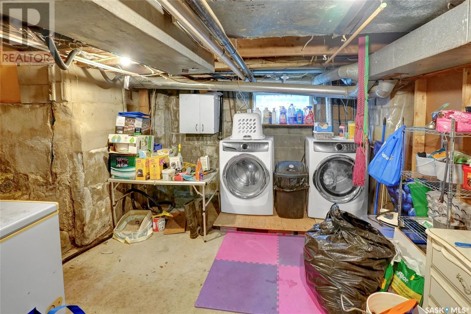 41 Main Street, Tuxford, SK - Indoor Photo Showing Laundry Room