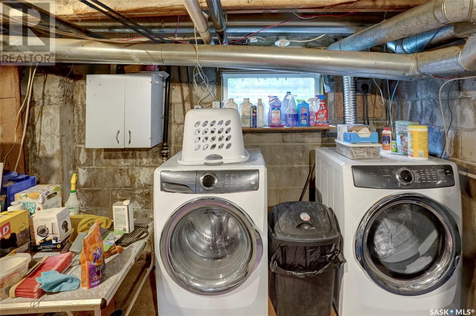 41 Main Street, Tuxford, SK - Indoor Photo Showing Laundry Room
