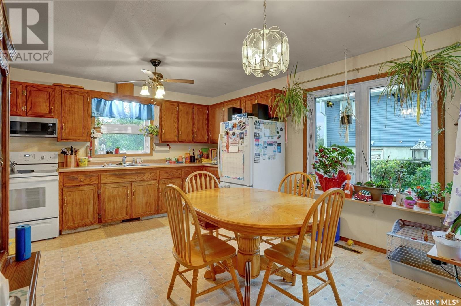 41 Main Street, Tuxford, SK - Indoor