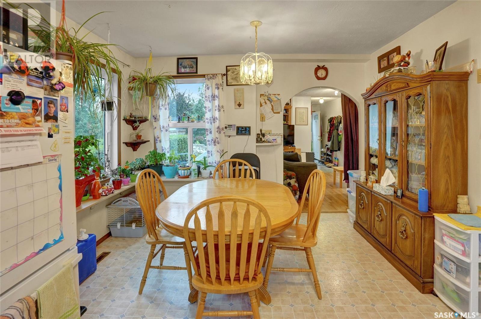 41 Main Street, Tuxford, SK - Indoor Photo Showing Dining Room