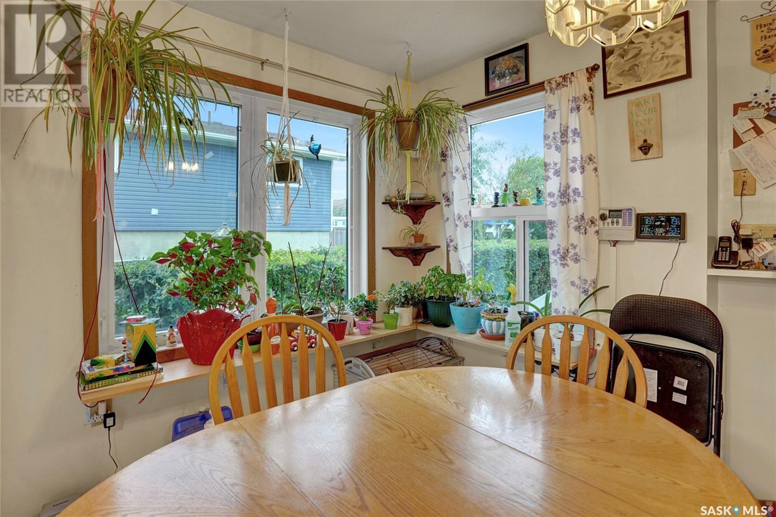 41 Main Street, Tuxford, SK - Indoor Photo Showing Dining Room