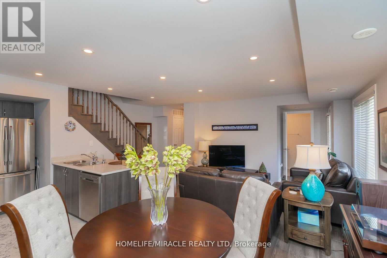 140 - 200 Veterans Drive, Brampton, ON - Indoor Photo Showing Dining Room