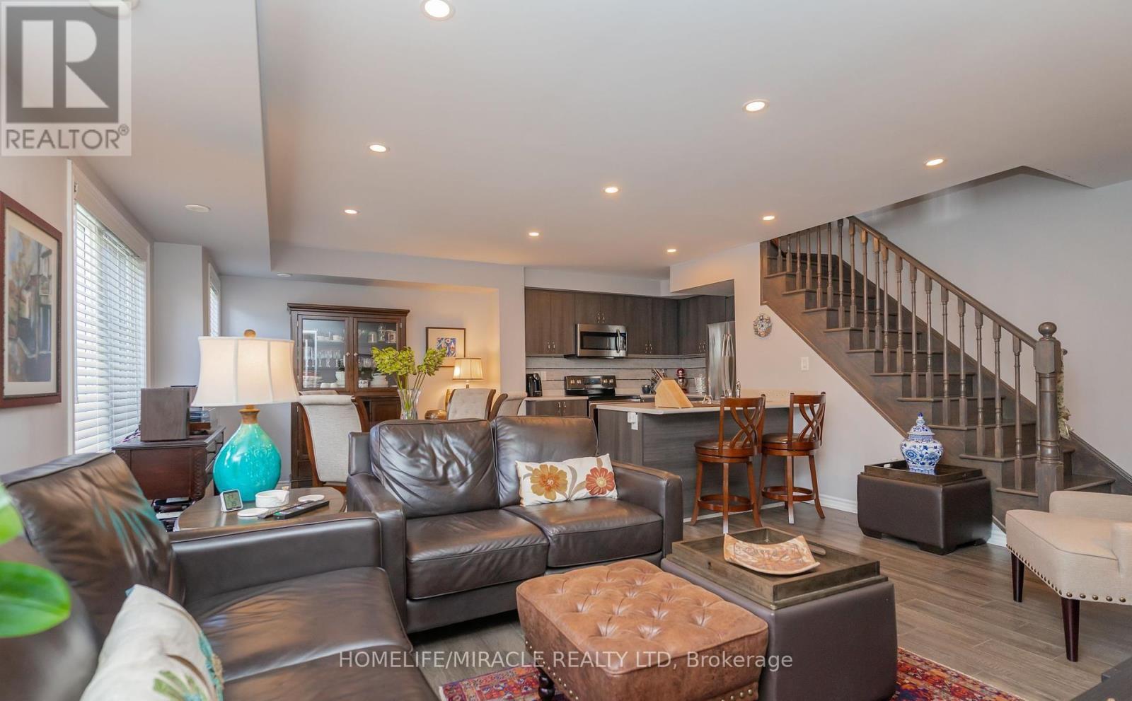 140 - 200 Veterans Drive, Brampton, ON - Indoor Photo Showing Living Room