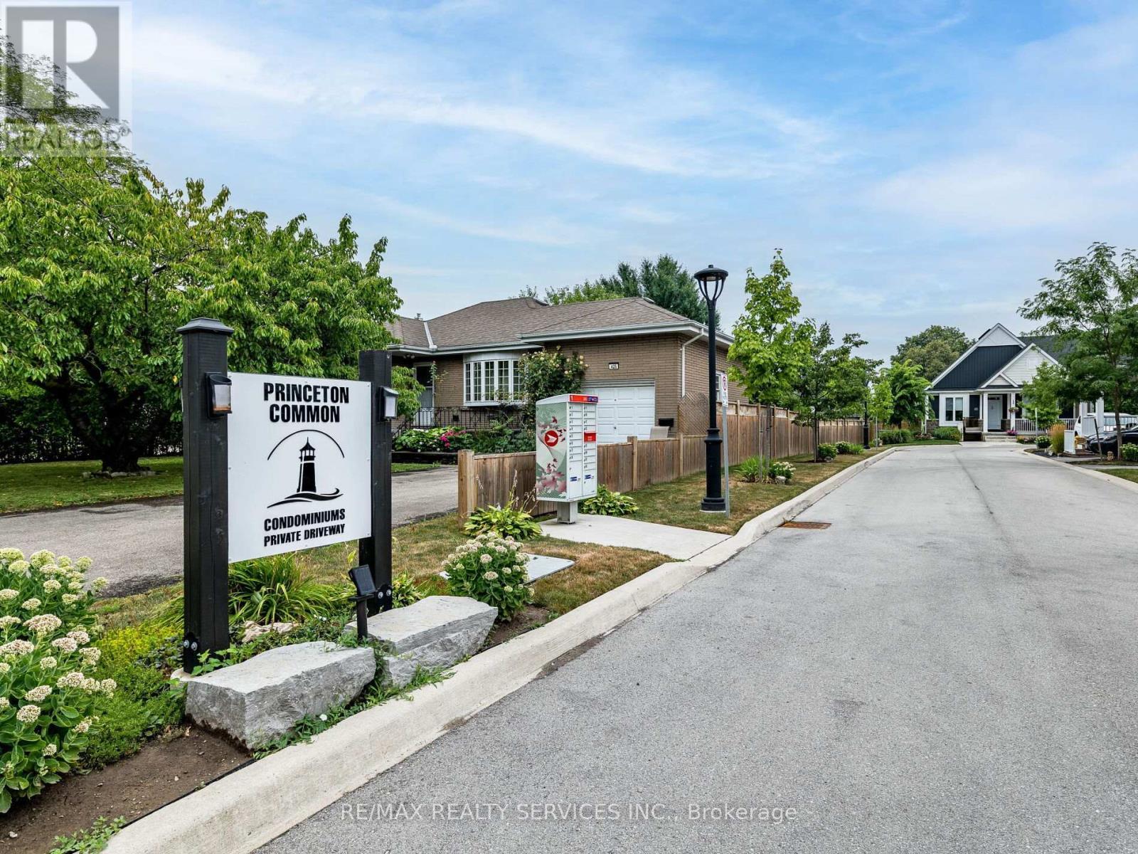 18 Princeton Common Street, St. Catharines, ON - Outdoor