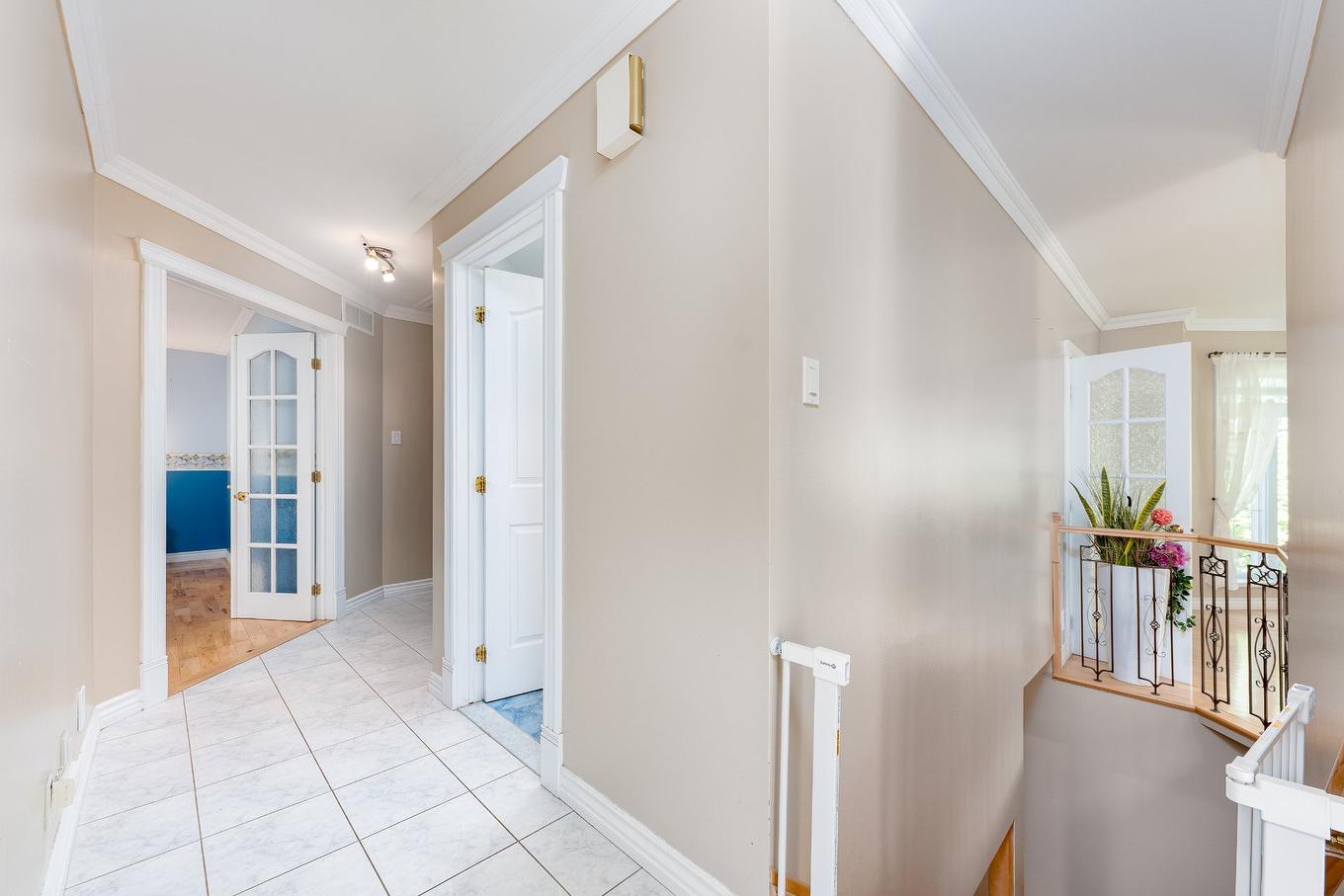 Hall d'entrée/Vestibule - 163 Ch. Du Domaine-St-Sauveur, Saint-Sauveur, QC - Indoor Photo Showing Other Room