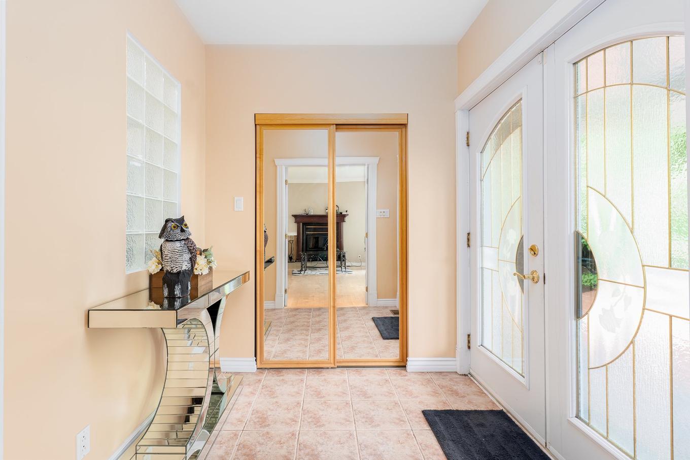 Hall d'entrée/Vestibule - 163 Ch. Du Domaine-St-Sauveur, Saint-Sauveur, QC - Indoor Photo Showing Other Room