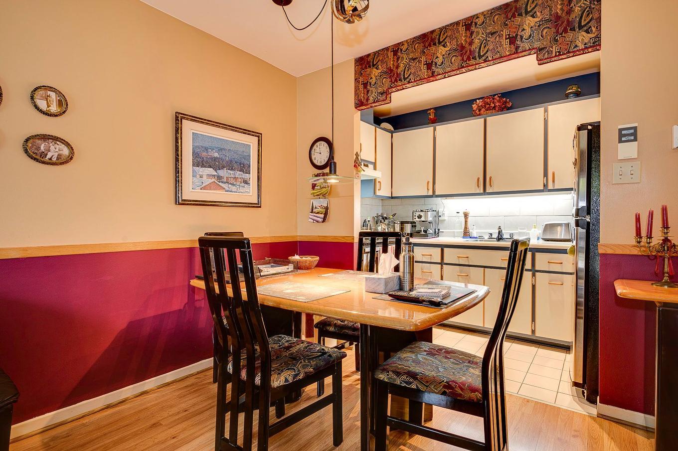 Kitchen - 132 Rue Desjardins, Sainte-Agathe-Des-Monts, QC - Indoor Photo Showing Dining Room
