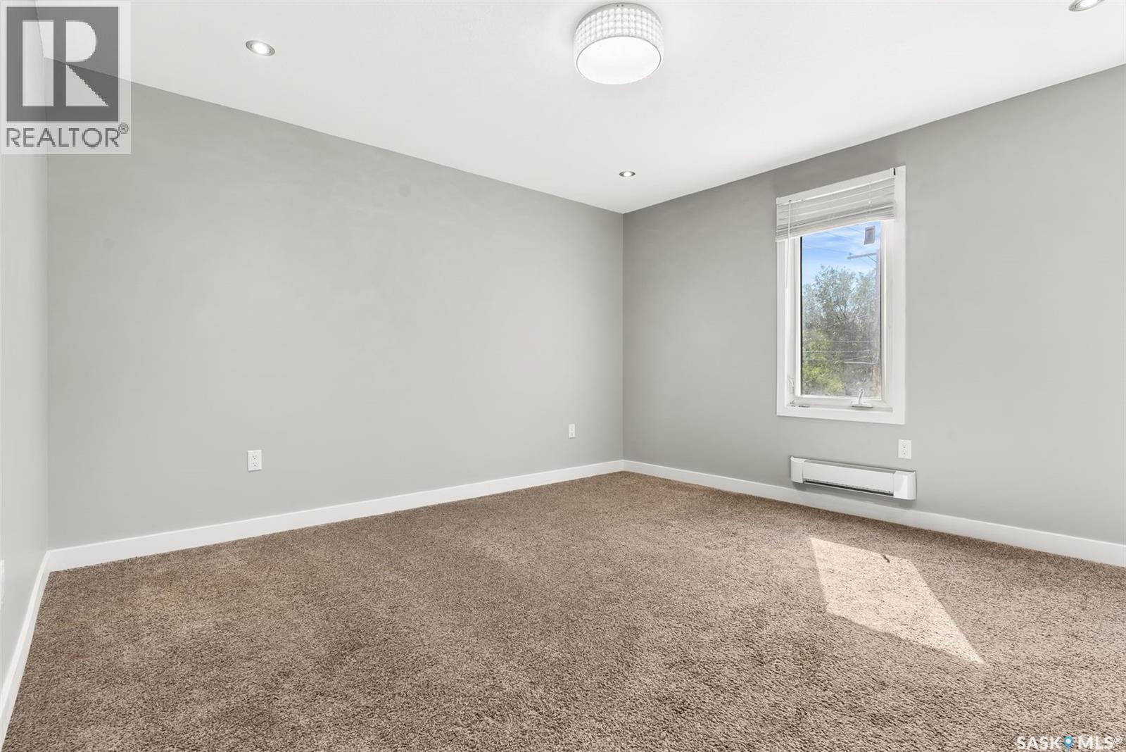 2358 Montreal Street, Regina, SK - Indoor Photo Showing Other Room