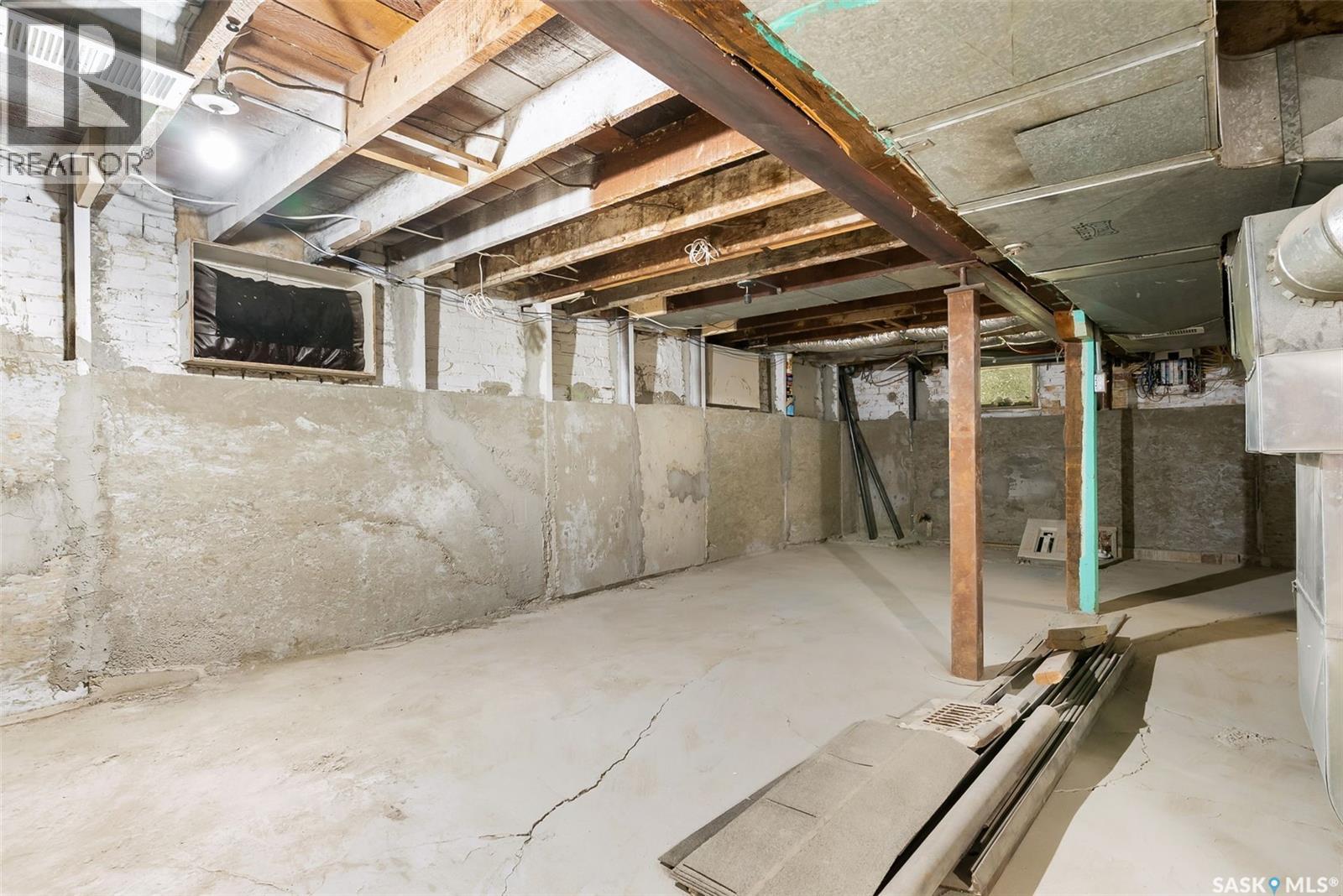 2358 Montreal Street, Regina, SK - Indoor Photo Showing Basement