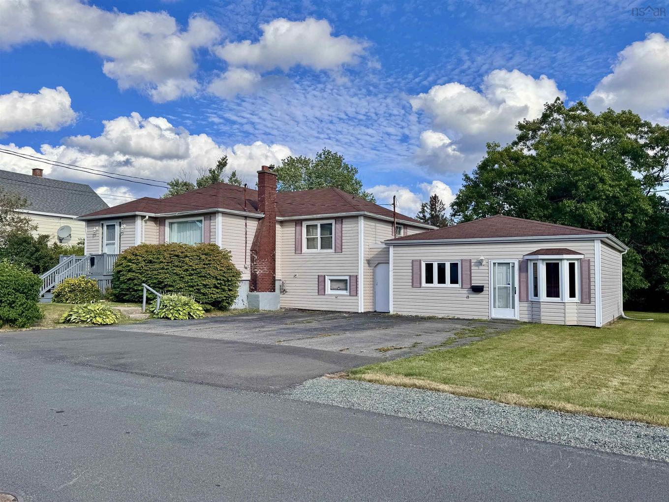 163 Upper Mclean Street, Glace Bay, NS