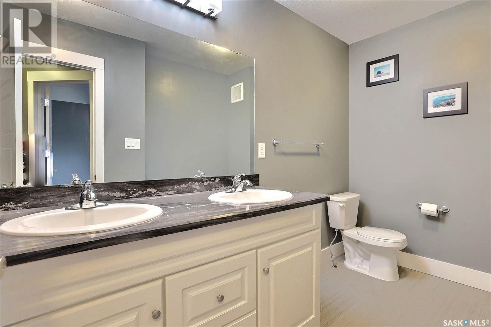 2248 Halifax Street, Regina, SK - Indoor Photo Showing Bathroom
