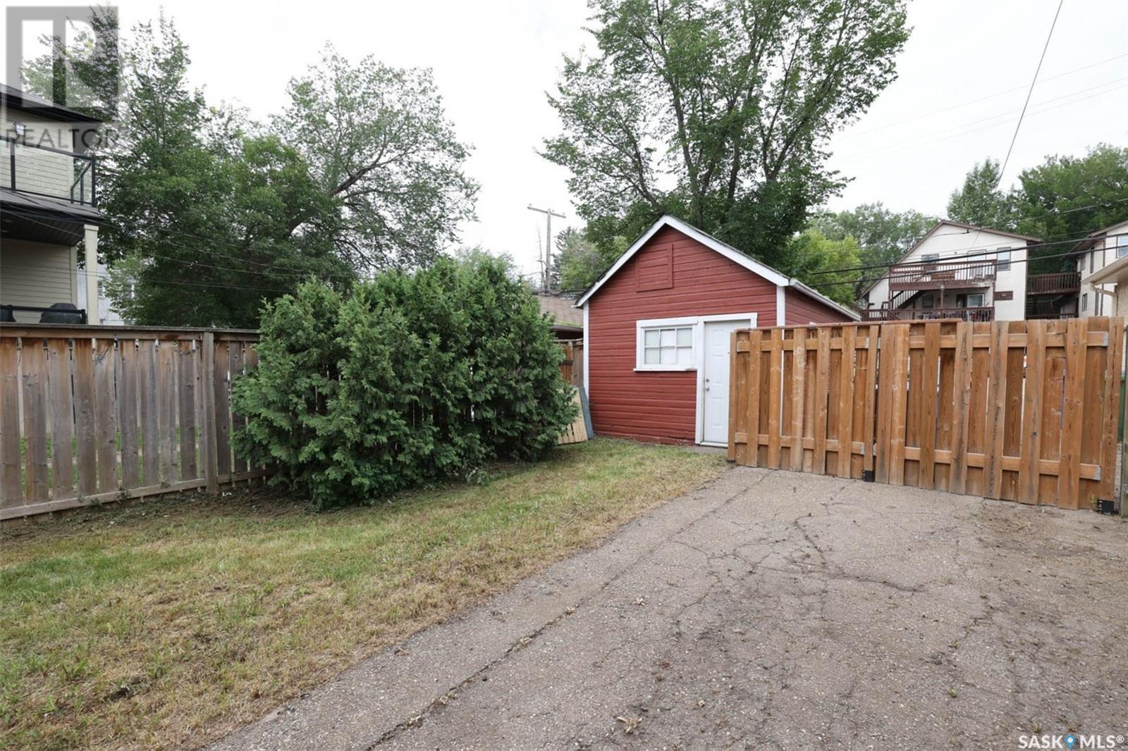 2248 Halifax Street, Regina, SK - Outdoor