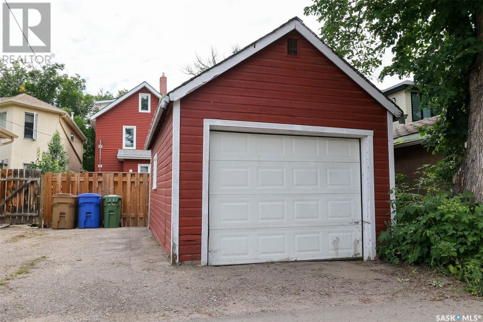 2248 Halifax Street, Regina, SK - Outdoor With Exterior