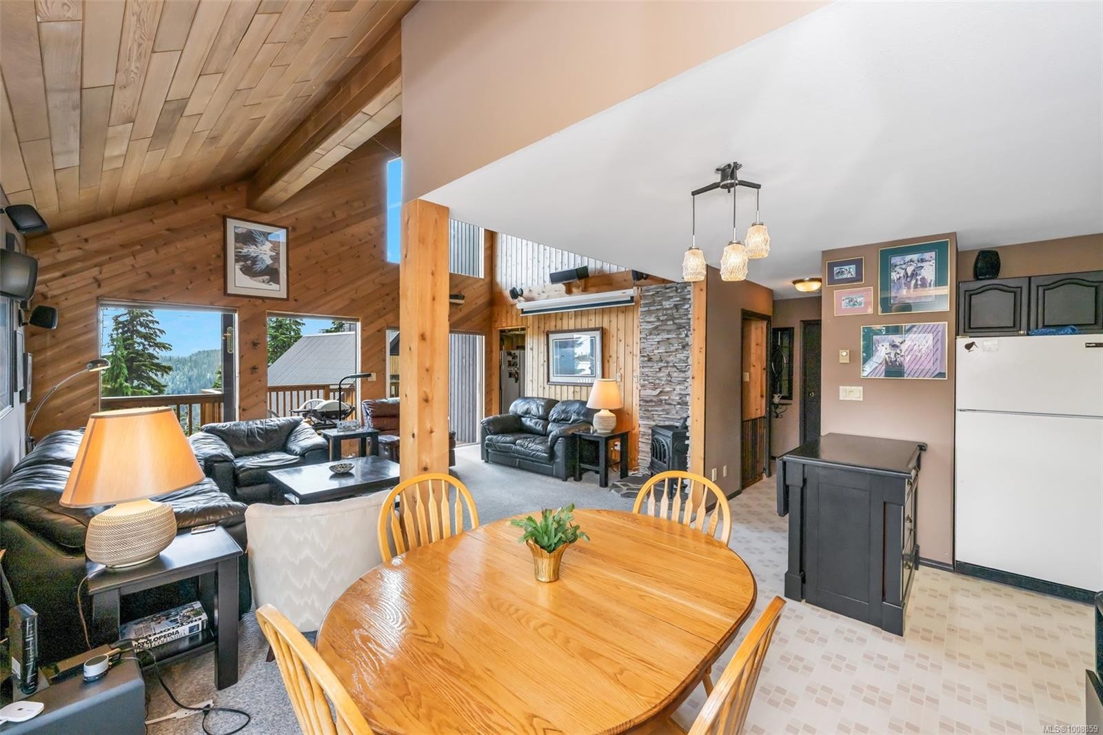 886 Jutland Terr, Courtenay, BC