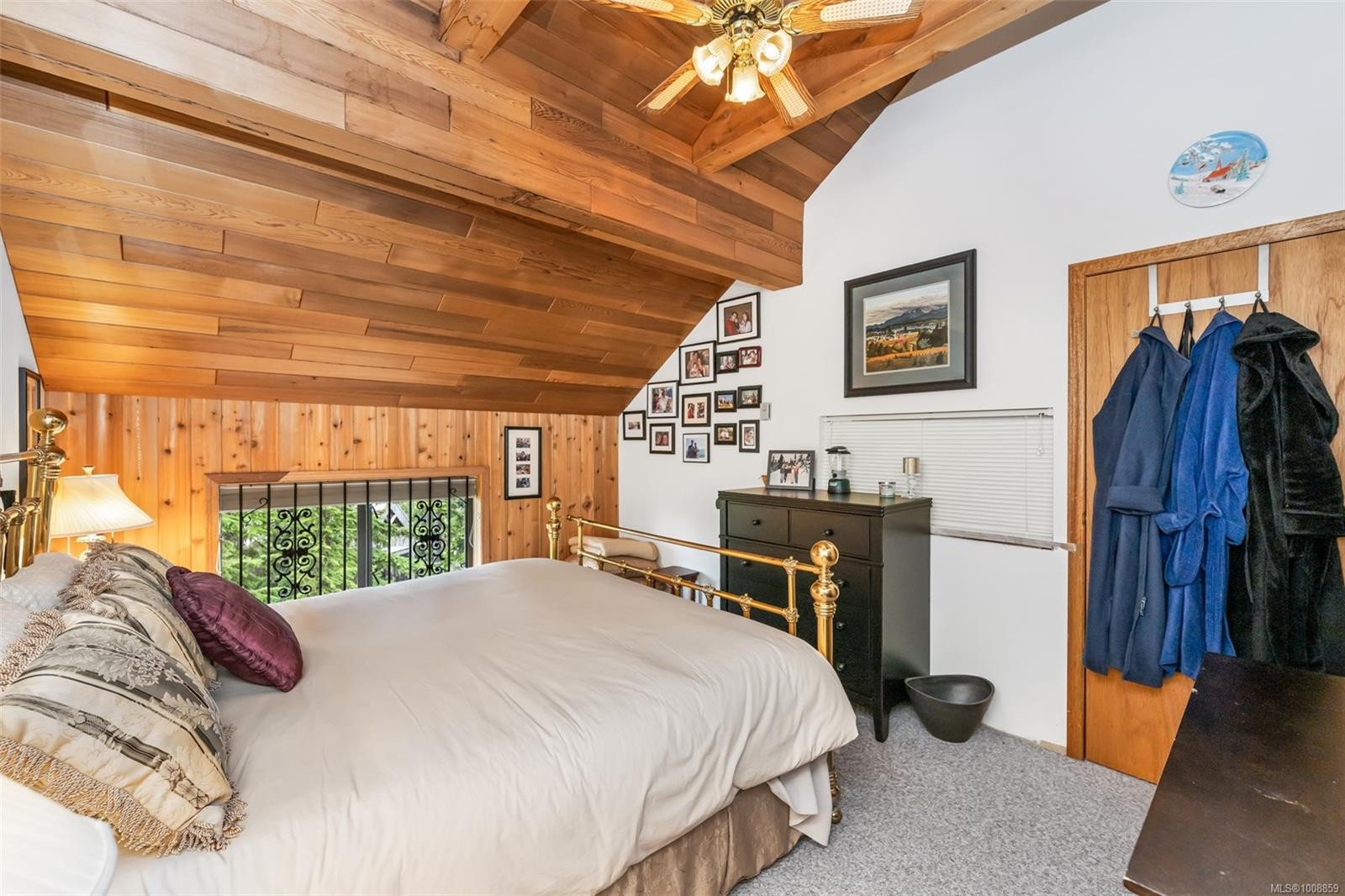 886 Jutland Terr, Courtenay, BC