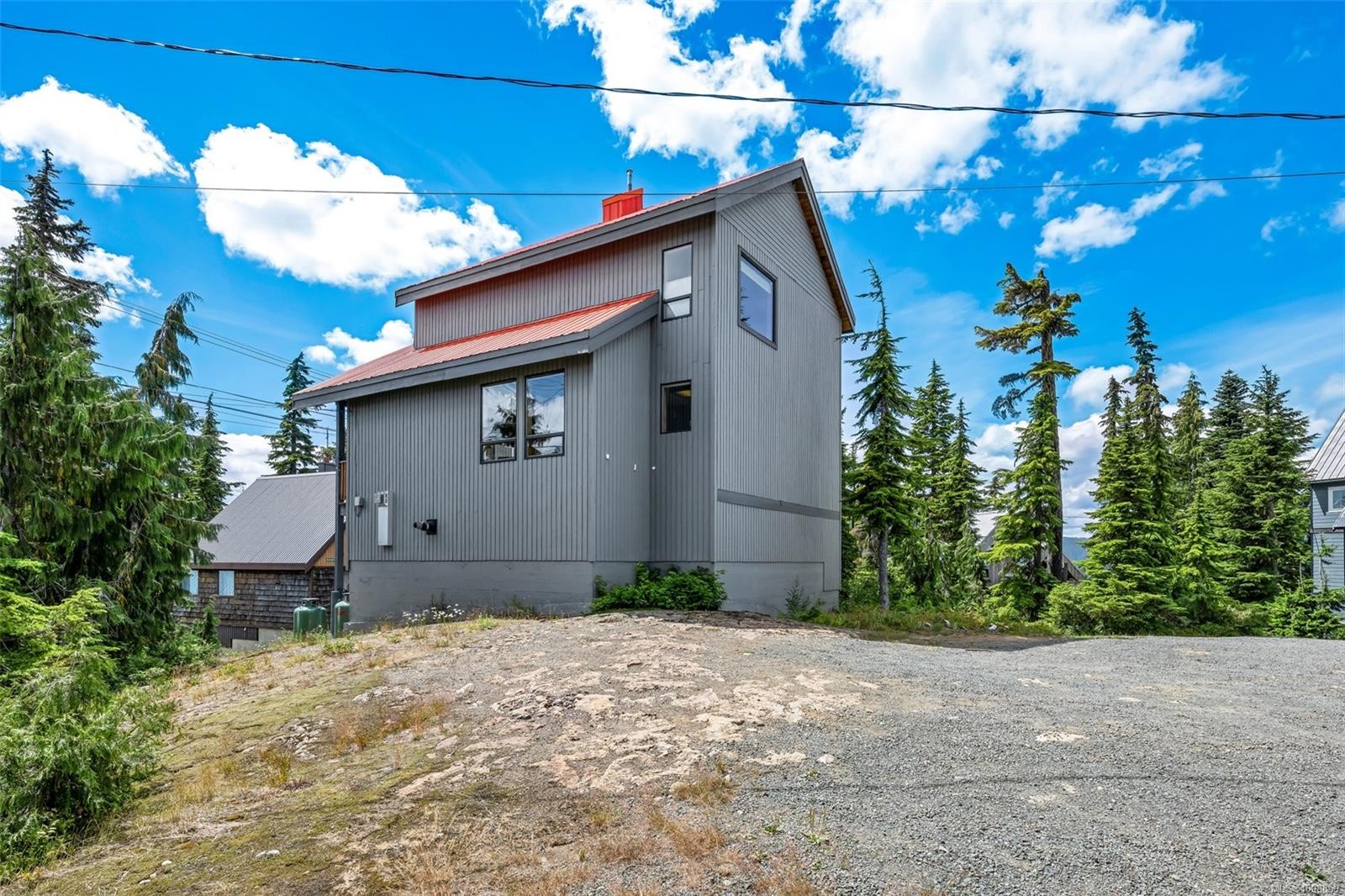 886 Jutland Terr, Courtenay, BC