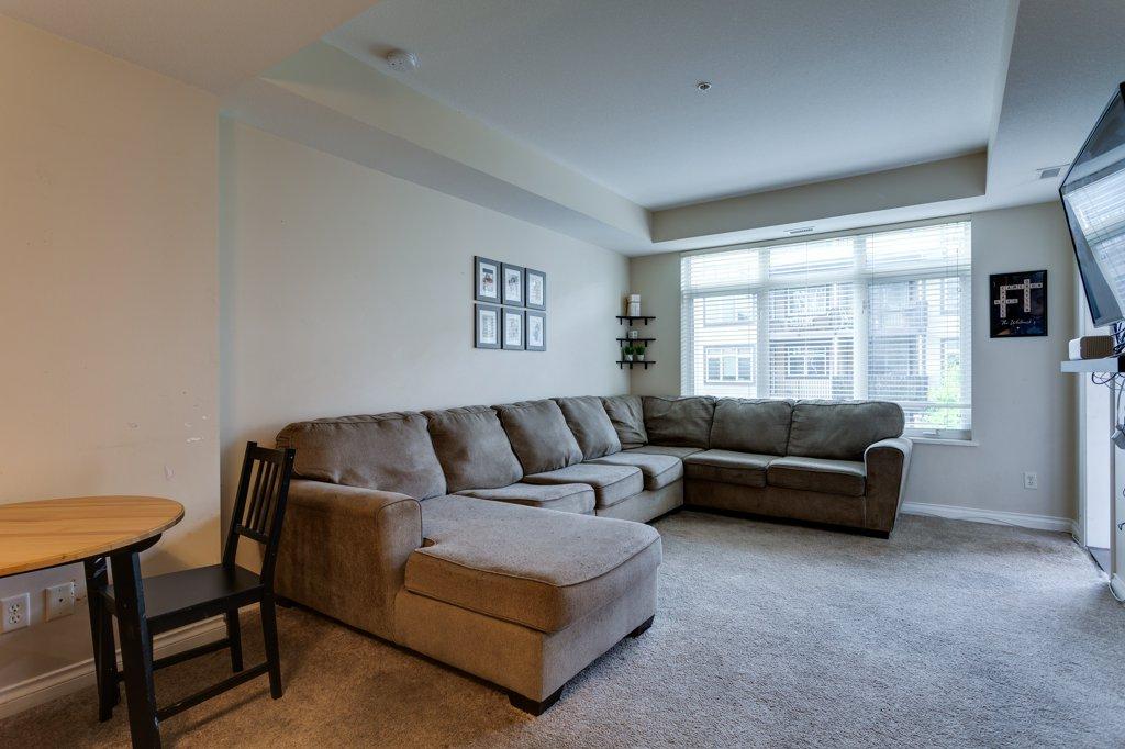 1211-3833 Brown Road, West Kelowna, BC - Indoor Photo Showing Living Room