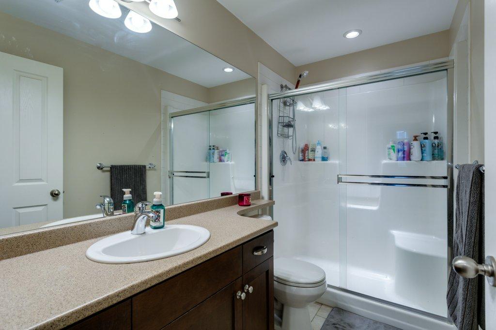 1211-3833 Brown Road, West Kelowna, BC - Indoor Photo Showing Bathroom
