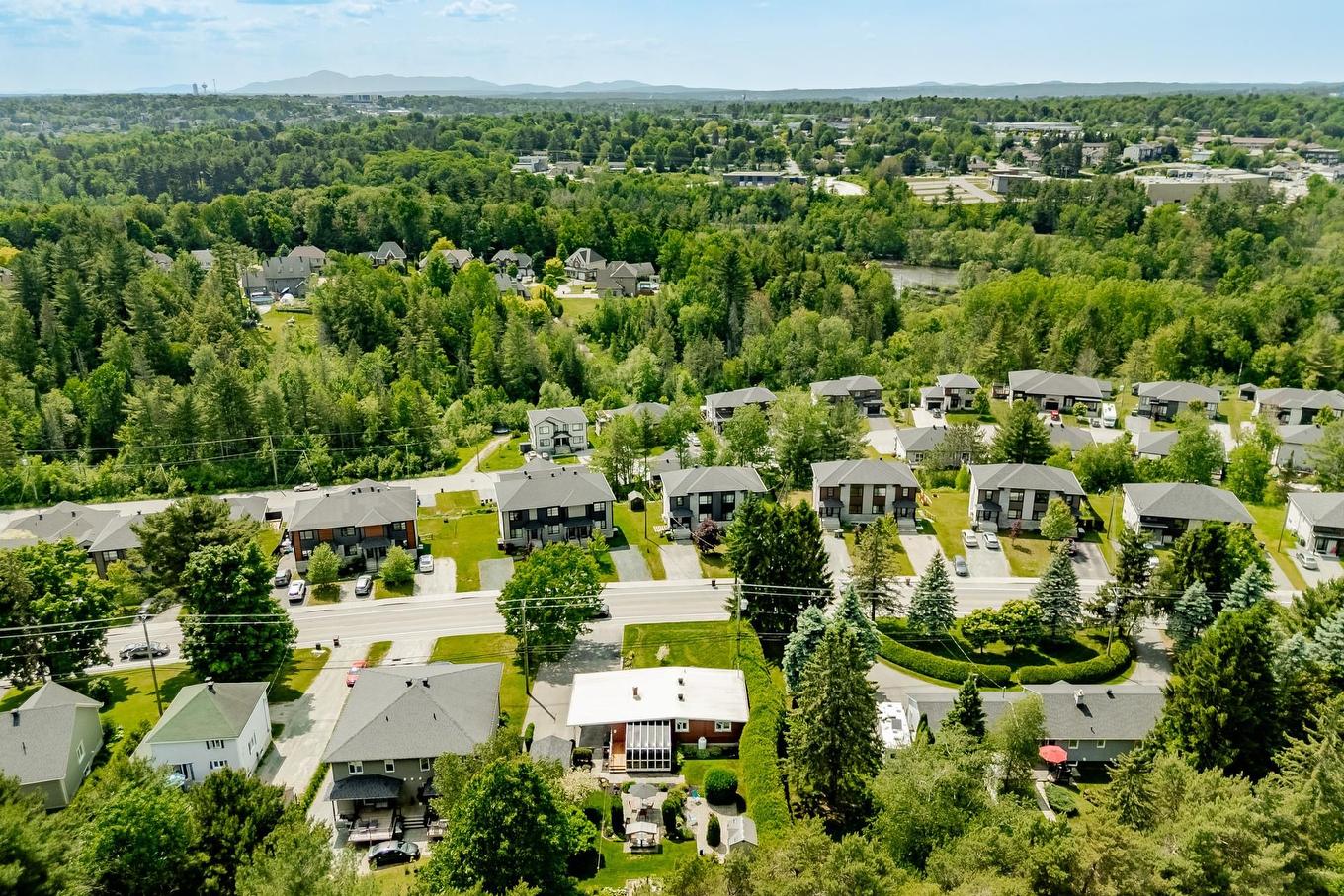 Exterior - 3310 Rue Galt O., Sherbrooke (Les Nations), QC - Outdoor With View