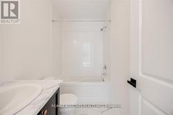 Main Floor 4 pc Bath -