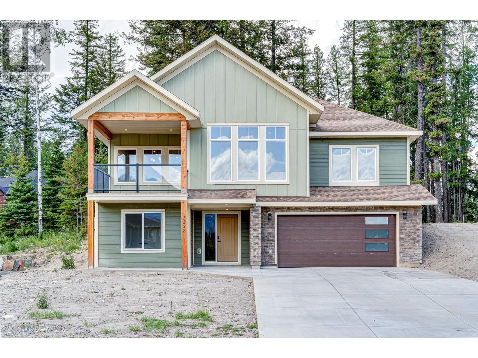 2258 Black Hawk Drive, Sparwood, BC - Outdoor With Facade