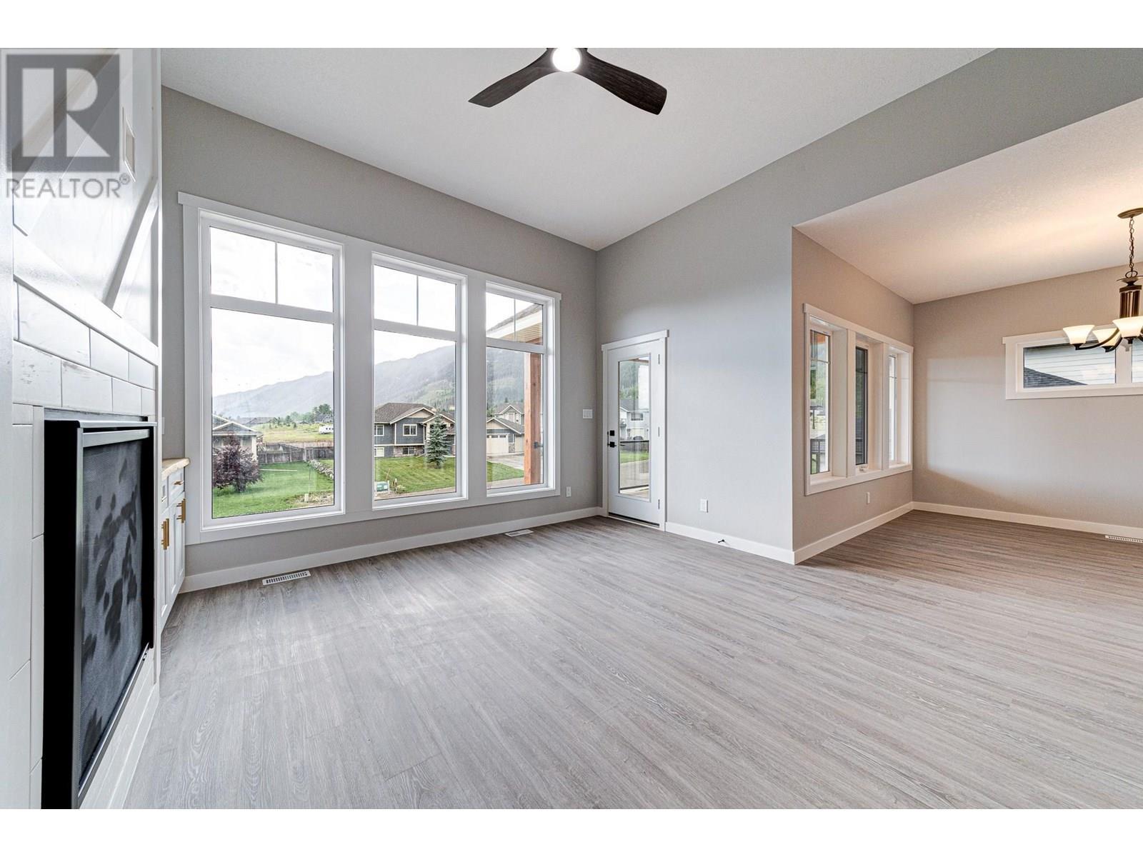 2258 Black Hawk Drive, Sparwood, BC - Indoor Photo Showing Other Room