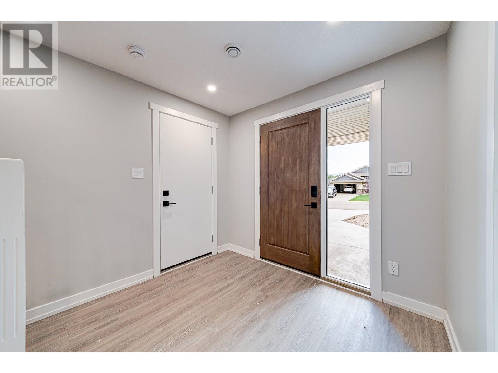 2258 Black Hawk Drive, Sparwood, BC - Indoor Photo Showing Other Room